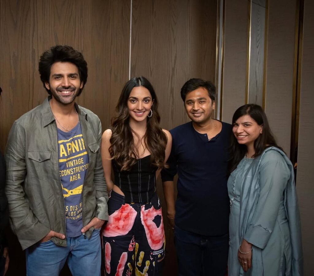 Had a successful event with the handsome @kartikaaryan and the gorgeous @kiaraaliaadvani for the movie Pramotion of #bhoolbhulaiyaa2 in indore managed by @whitewagonentertainment #whitewagonentertainment